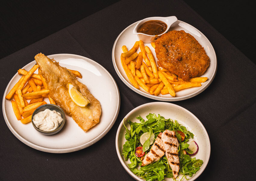 Lyndoch Hotel Schnitzel, Chips, Fish, Salad