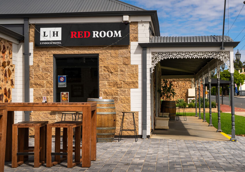 Lyndoch-Hotel-Red-Room-Restaurant-Dining-Lunch-Dinner-Barossa-Beer-Garden