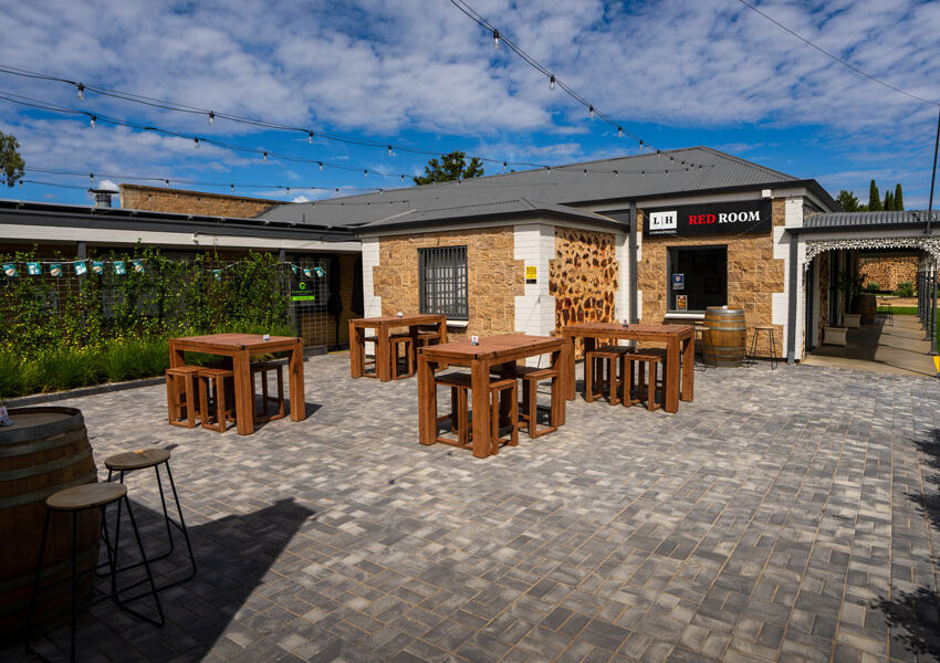 Lyndoch-Hotel-Red-Room-Restaurant-Dining-Lunch-Dinner-Barossa-Beer-Gardens