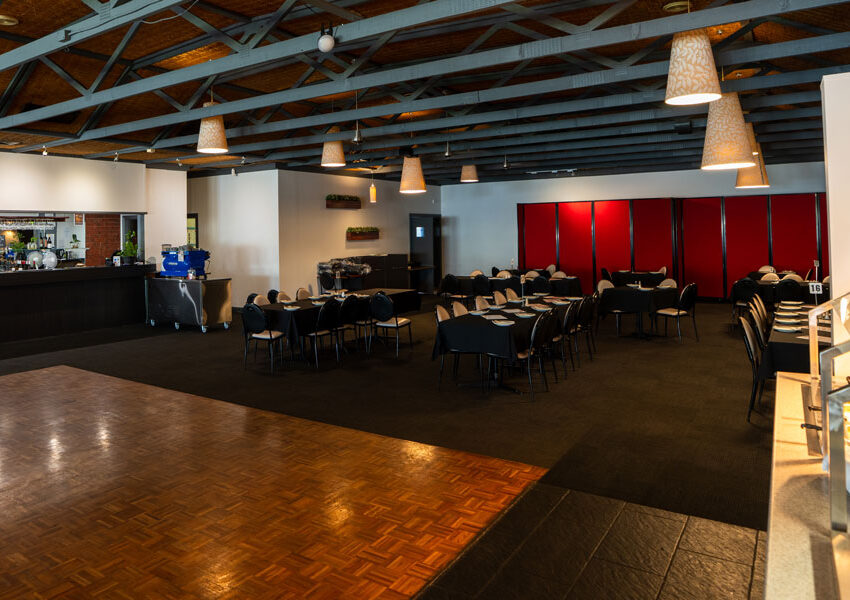 Lyndoch-Hotel-Red-Room-Restaurant-Dining-Lunch-Dinner-Barossa-SA